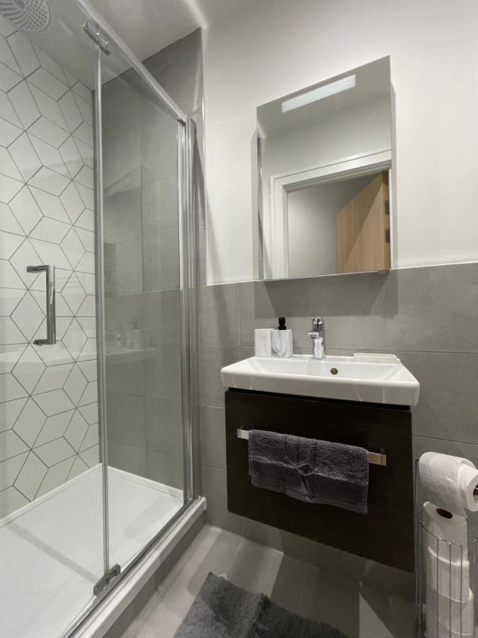 Aeropartment & Aerotel, London Heathrow Airport, Terminal 4, Ev Stations & Cheap Parking On Site! Hillingdon Dış mekan fotoğraf