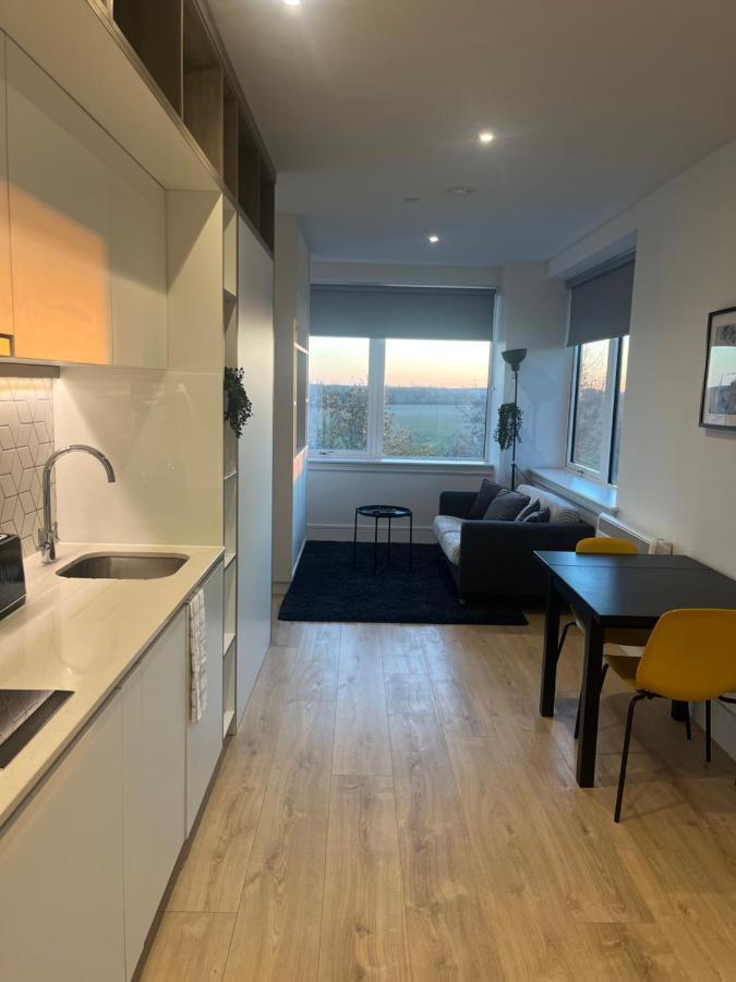 Aeropartment & Aerotel, London Heathrow Airport, Terminal 4, Ev Stations & Cheap Parking On Site! Hillingdon Dış mekan fotoğraf